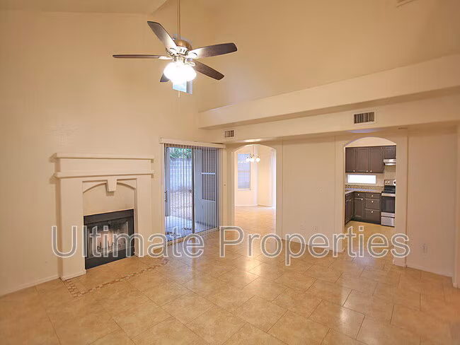 15212 N 90th Ave photo 3