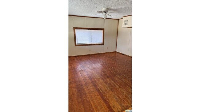 204 Salinas Rd San Marcos, TX 78666 photo 2