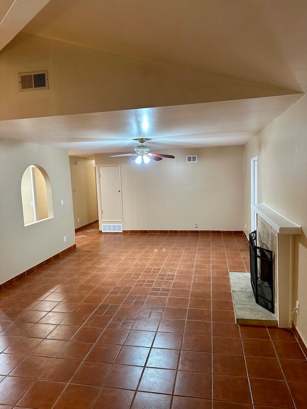 381 E Emerson St Chula Vista, CA 91911 photo 4