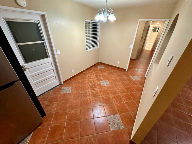 381 E Emerson St Chula Vista, CA 91911 photo 3