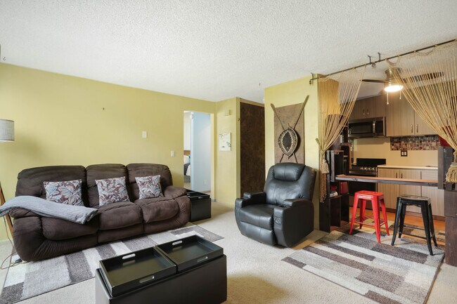 3050 Rue D’Orleans San Diego, CA 92110 photo 2