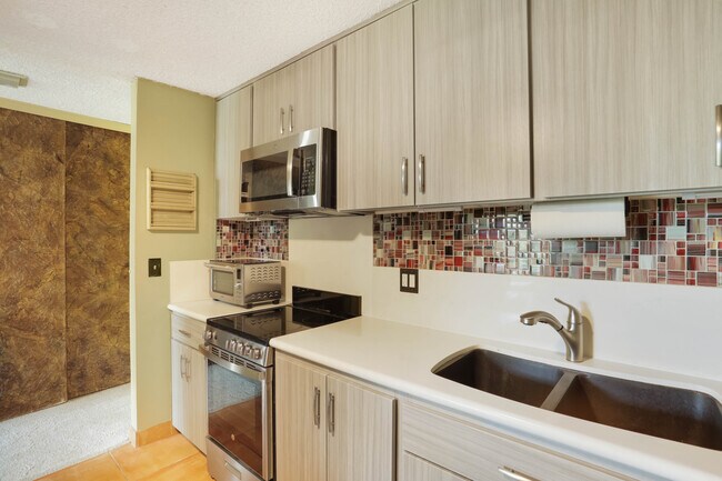 3050 Rue D’Orleans San Diego, CA 92110 photo 3