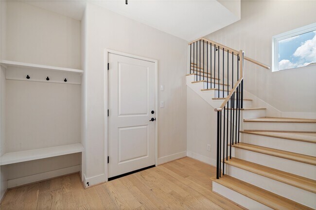 2206 Lou Ellen Lane, Houston, TX 77018 photo 4