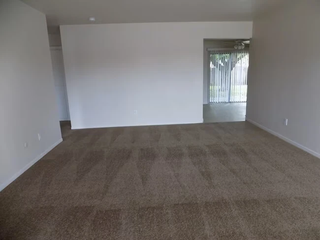 498 Hintz Ave Tracy, CA 95376 photo 4