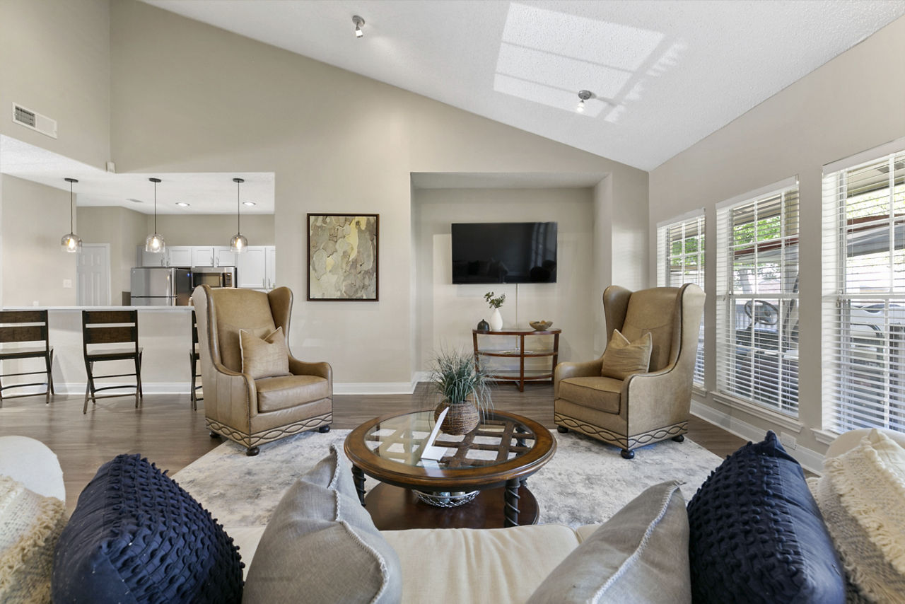 Creekwood Apartment Homes photo 3