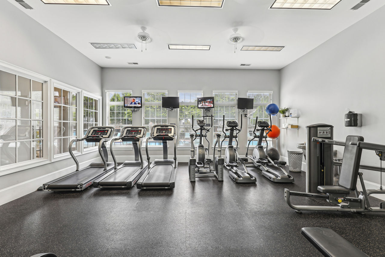 The Pointe at New Town Apartments photo 3