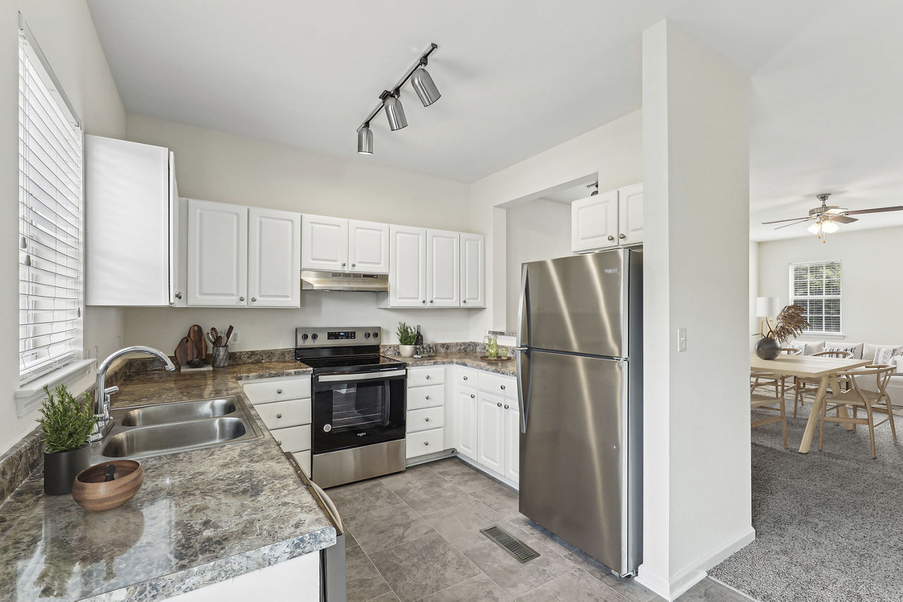 The Pointe at New Town Apartments photo 5