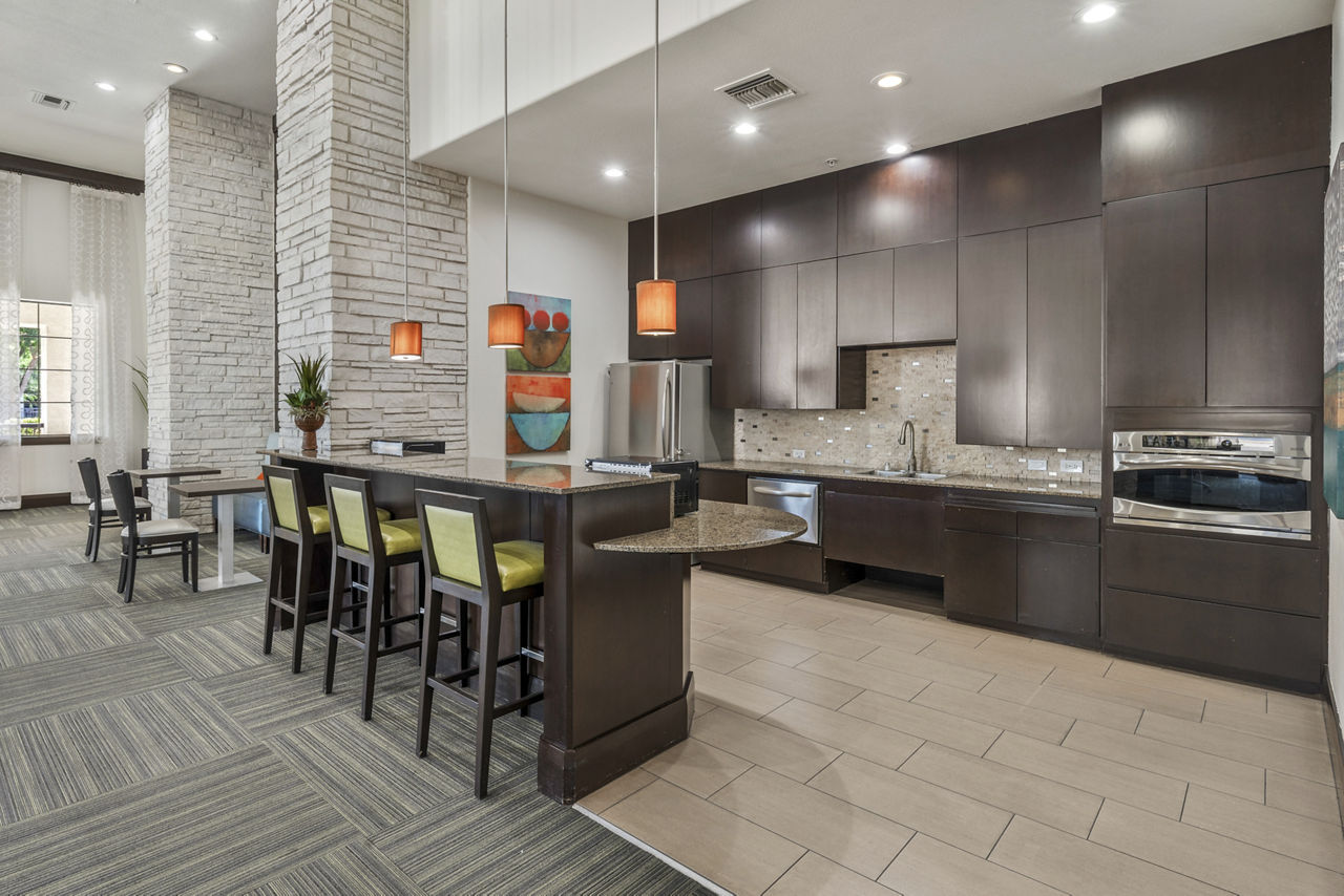 Residences At FortyTwo25 Apartments photo 3