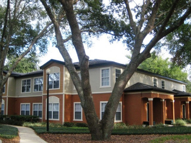 Hawthorne Groves Apartments photo 2