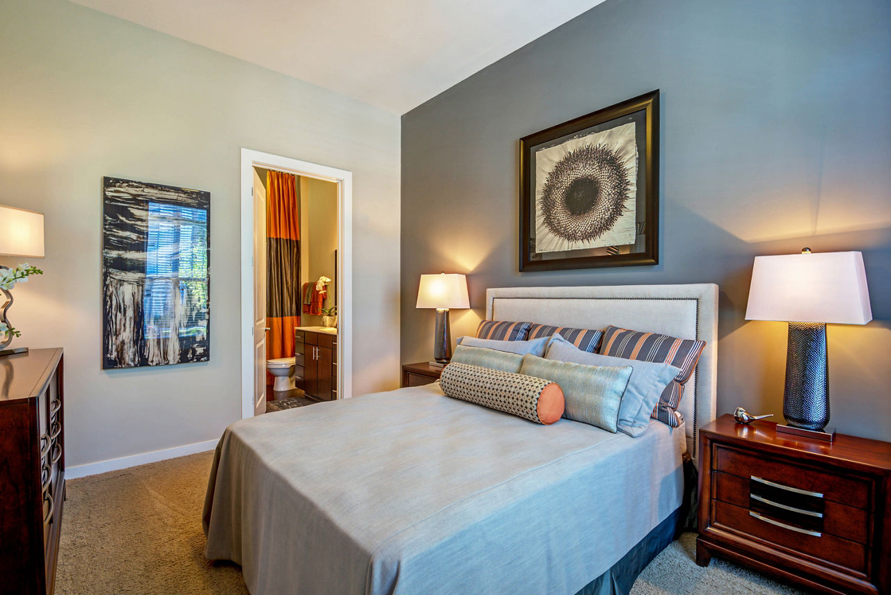 Whitehall Parc Apartment Homes photo 3