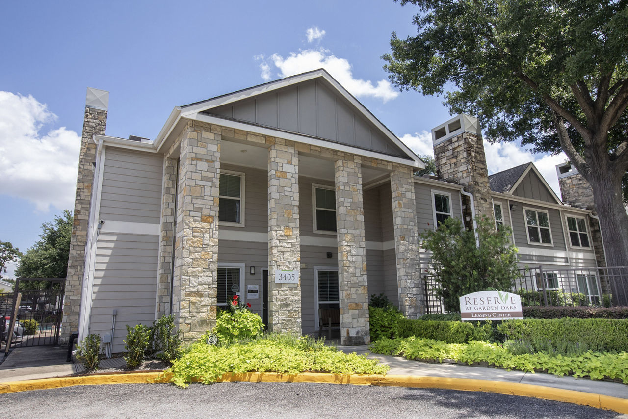 Reserve at Garden Oaks photo 2