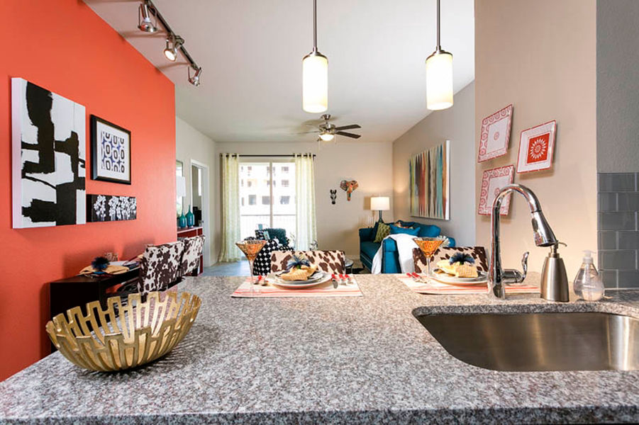 HiLine at Littleton Commons Apartments photo 4