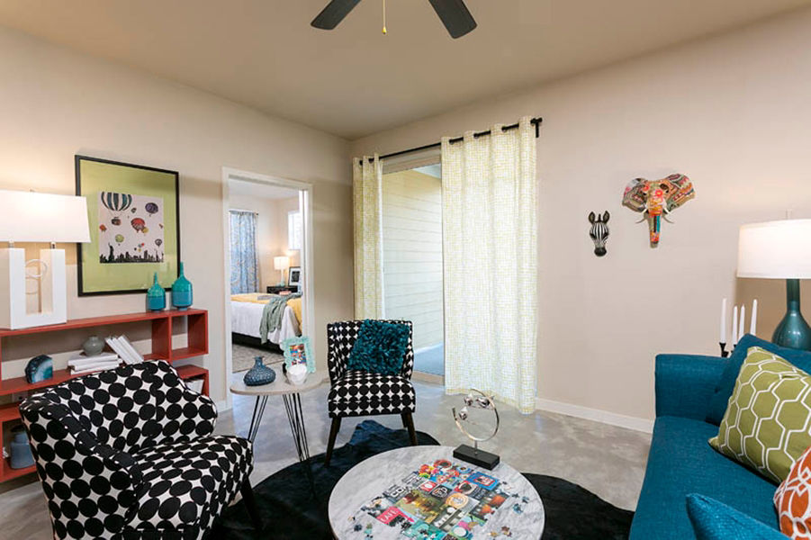 HiLine at Littleton Commons Apartments photo 5
