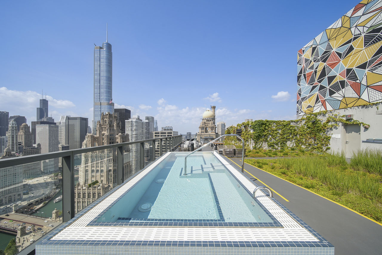 Aston Chicago Apartments photo 4
