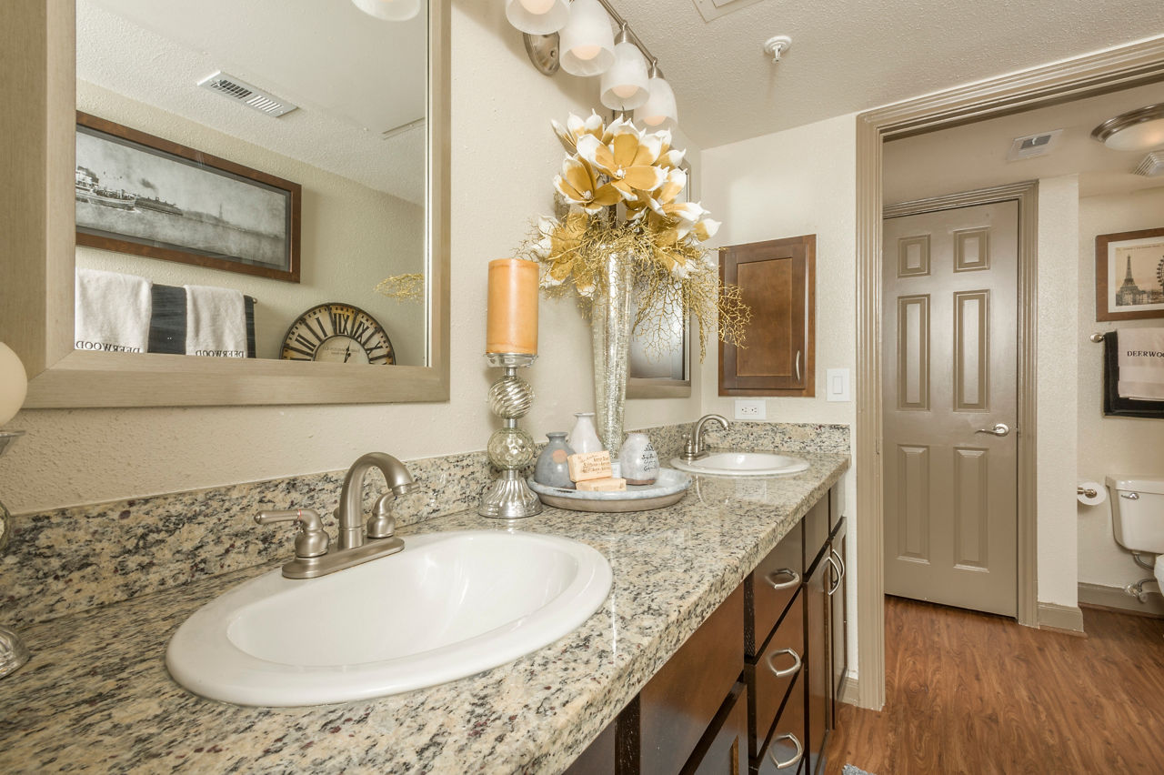 Deerwood Apartments photo 2