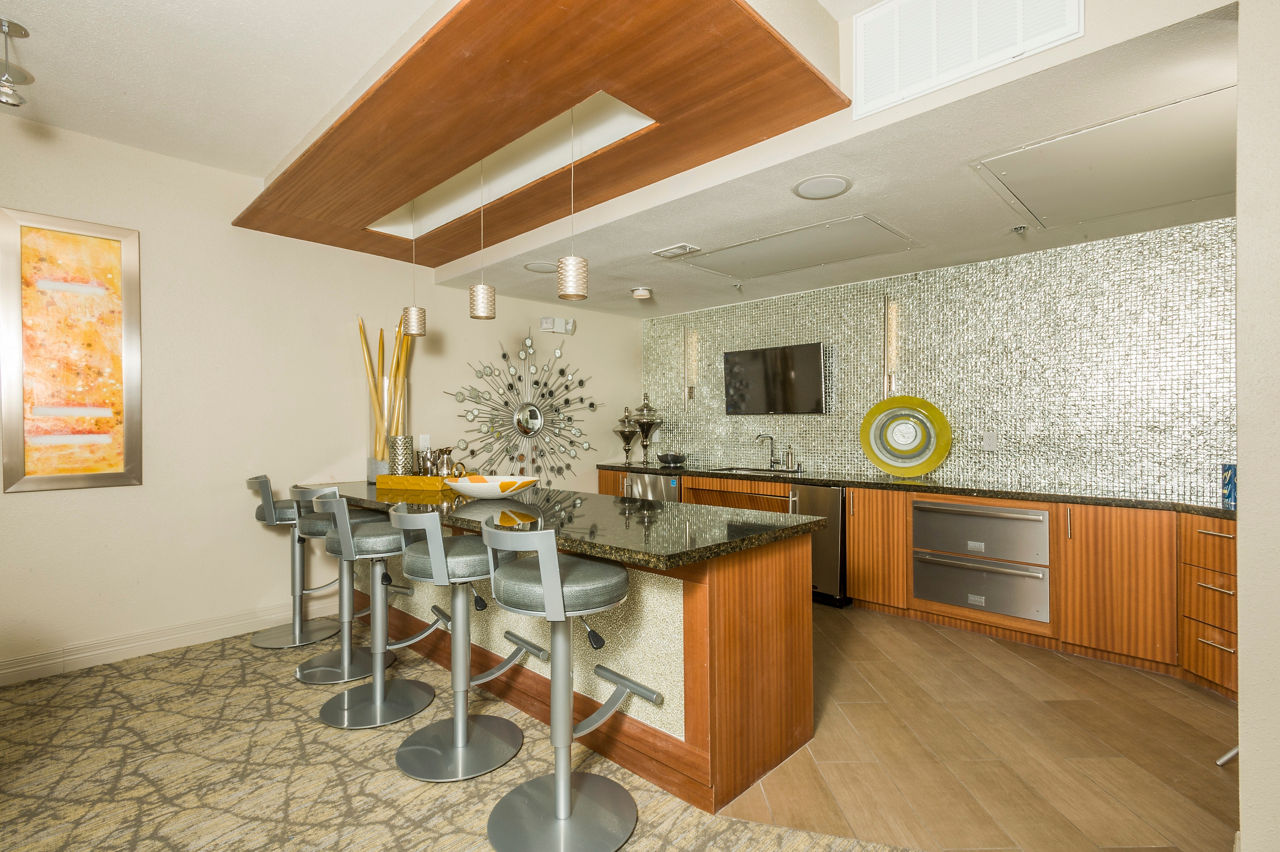 Deerwood Apartments photo 5