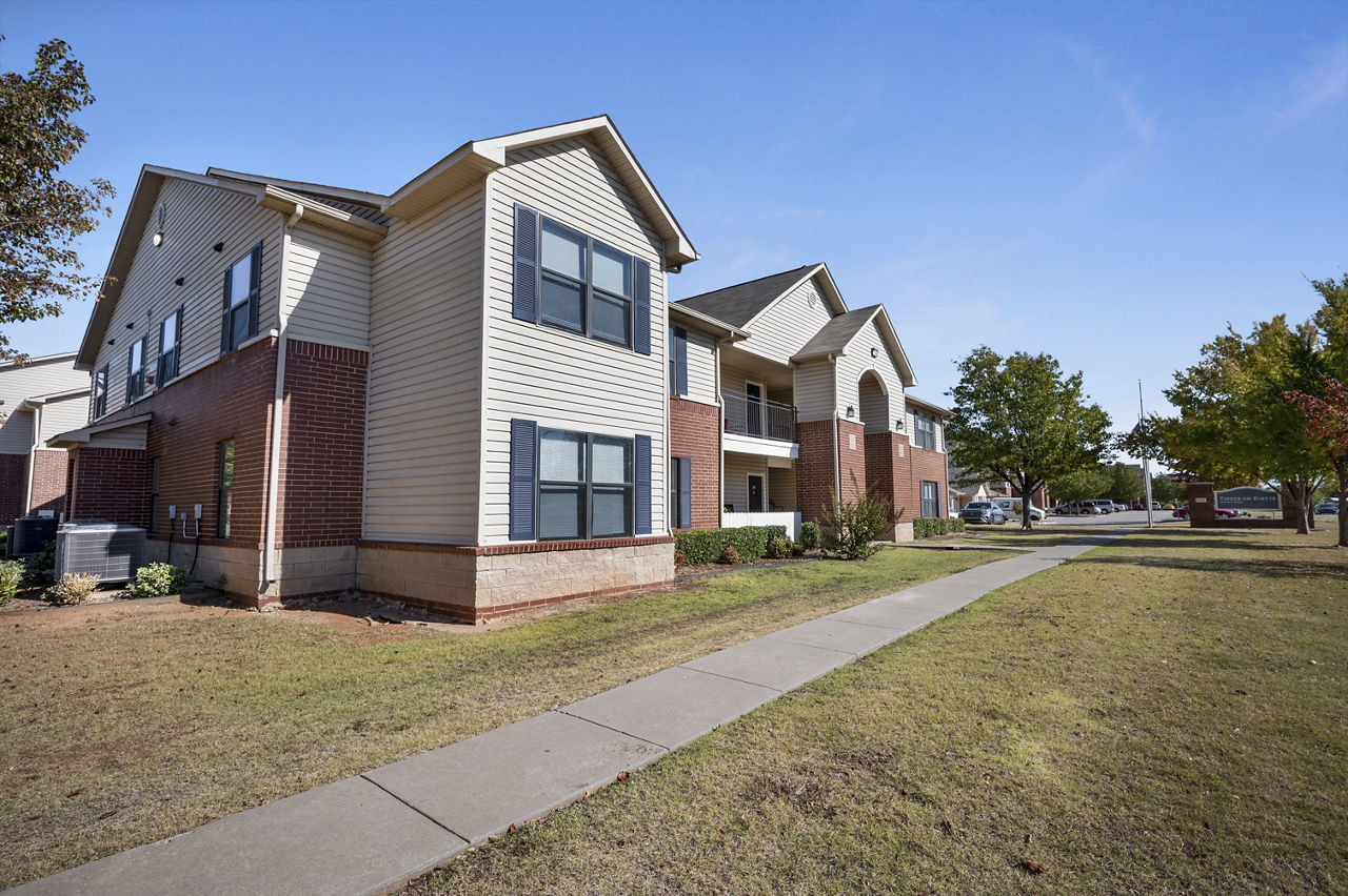 Tinker on Forty8 Apartments photo 2