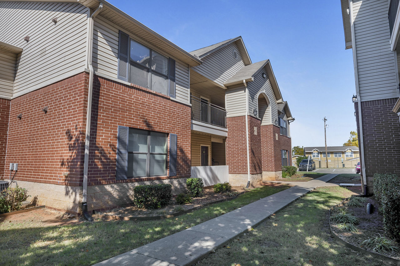 Tinker on Forty8 Apartments photo 3