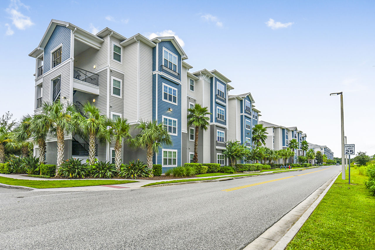 Windermere Cay Apartments photo 2