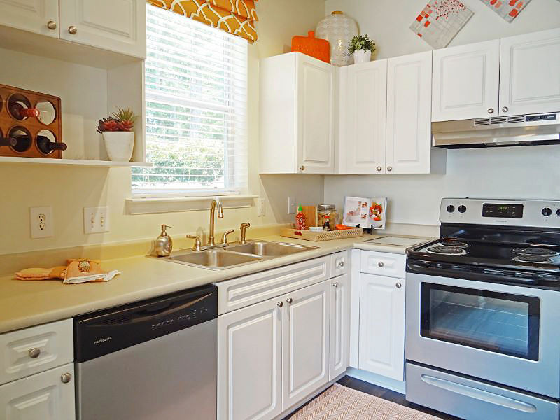 Wakefield Glen Apartments photo 2