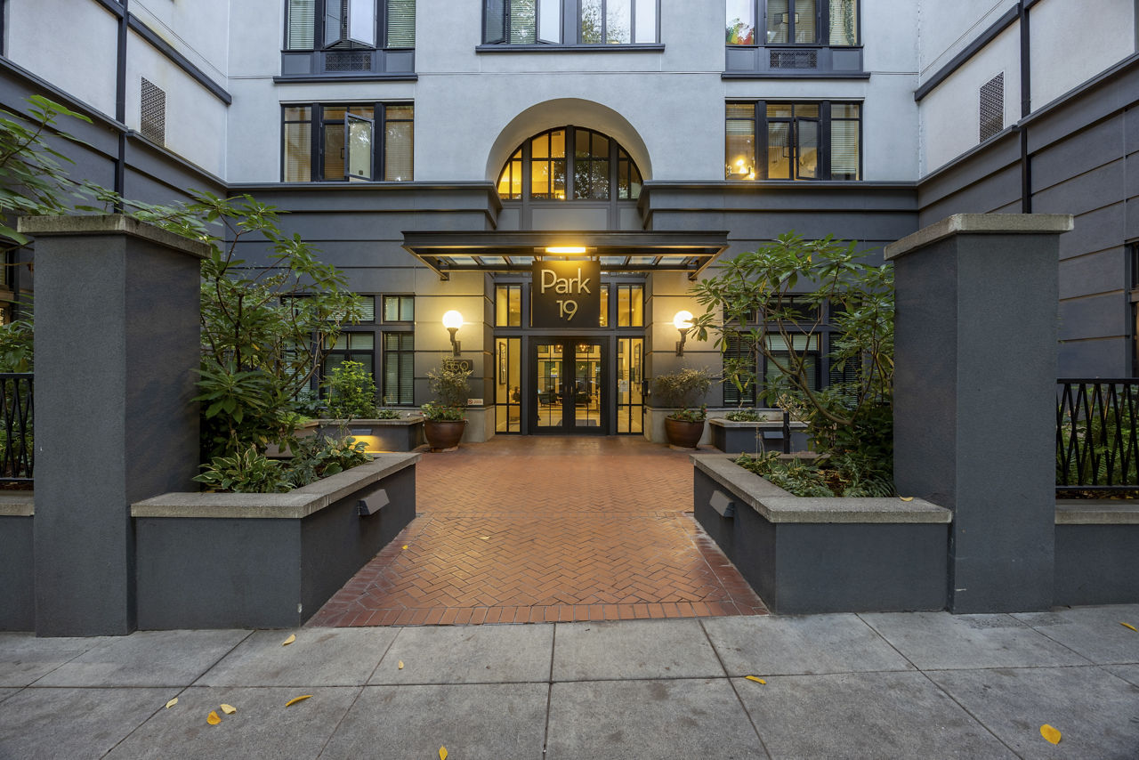 Park 19 Apartments photo 4