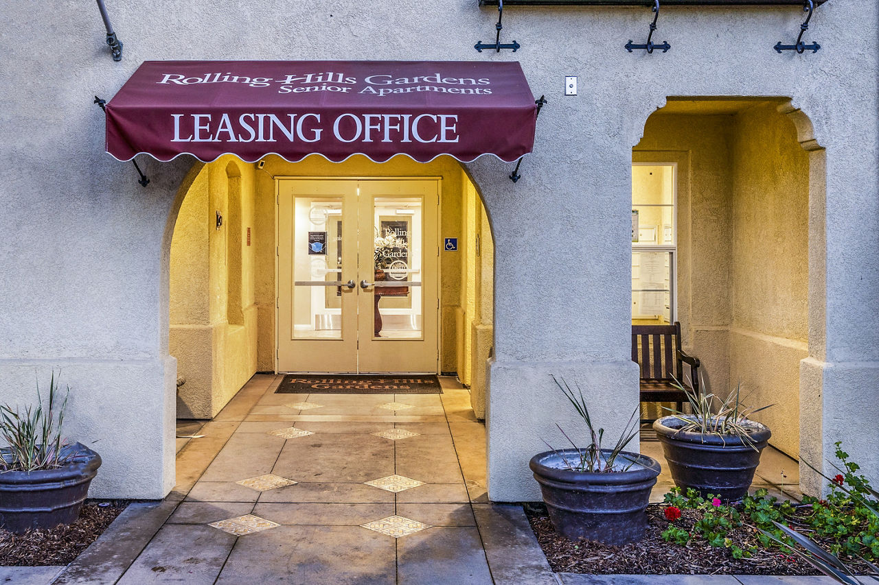 Rolling Hills Gardens Apartments photo 5