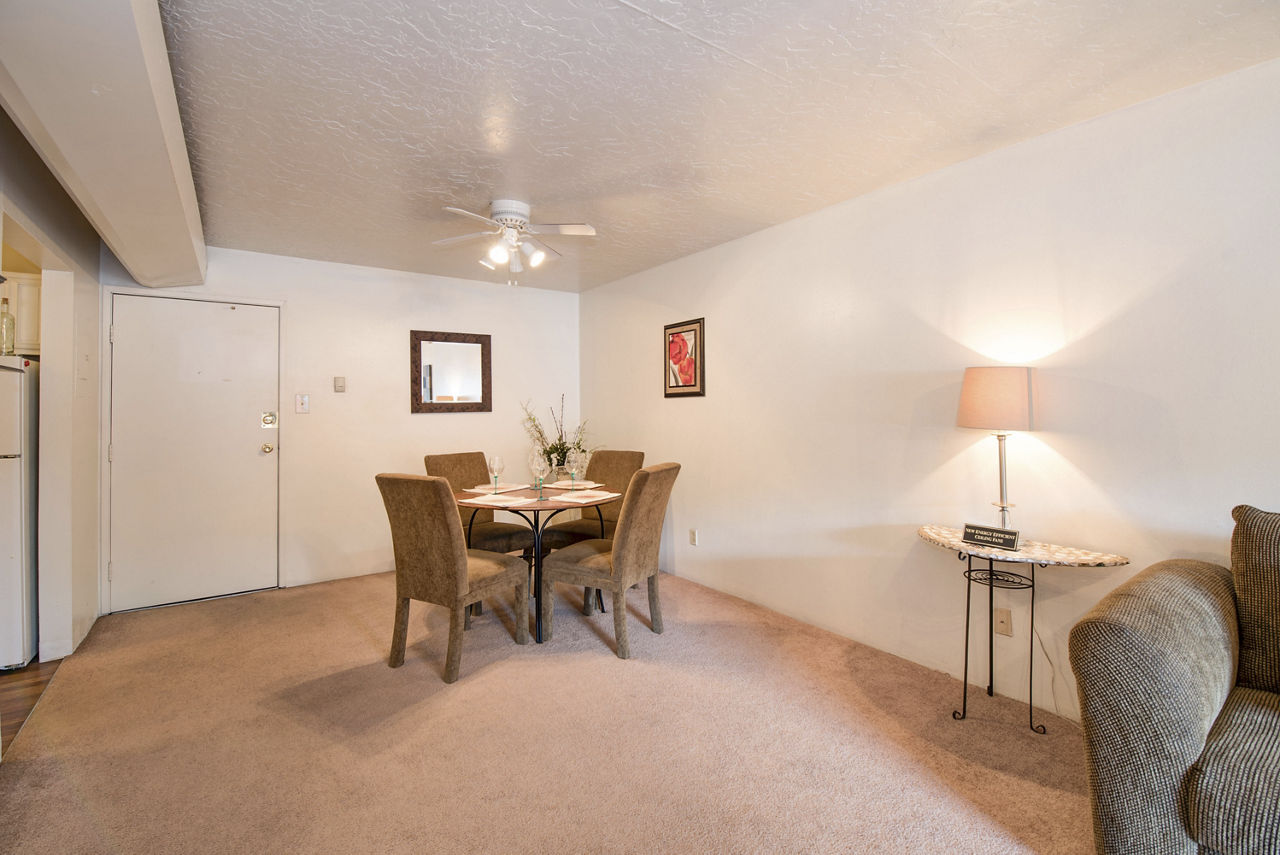 Desert Creek Apartments photo 5