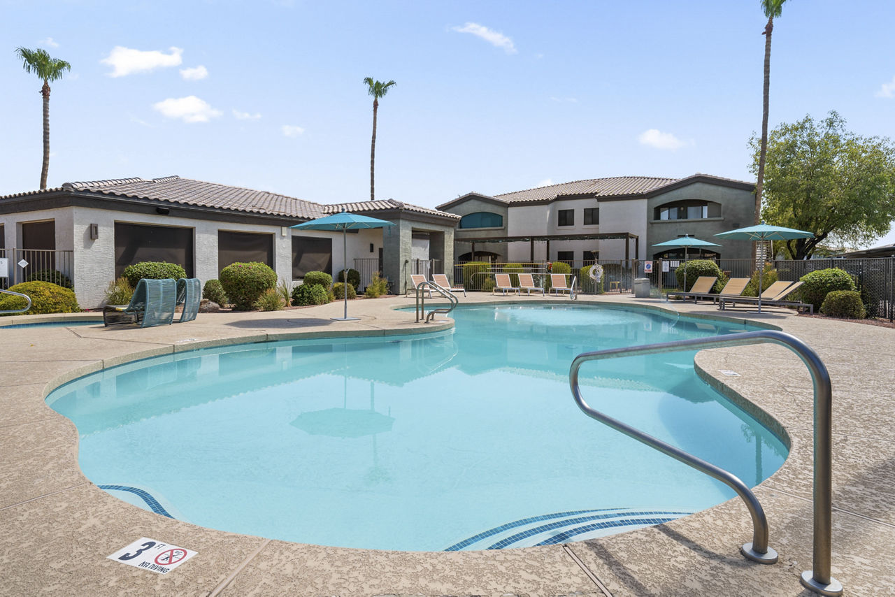 Palm Court Apartments photo 2