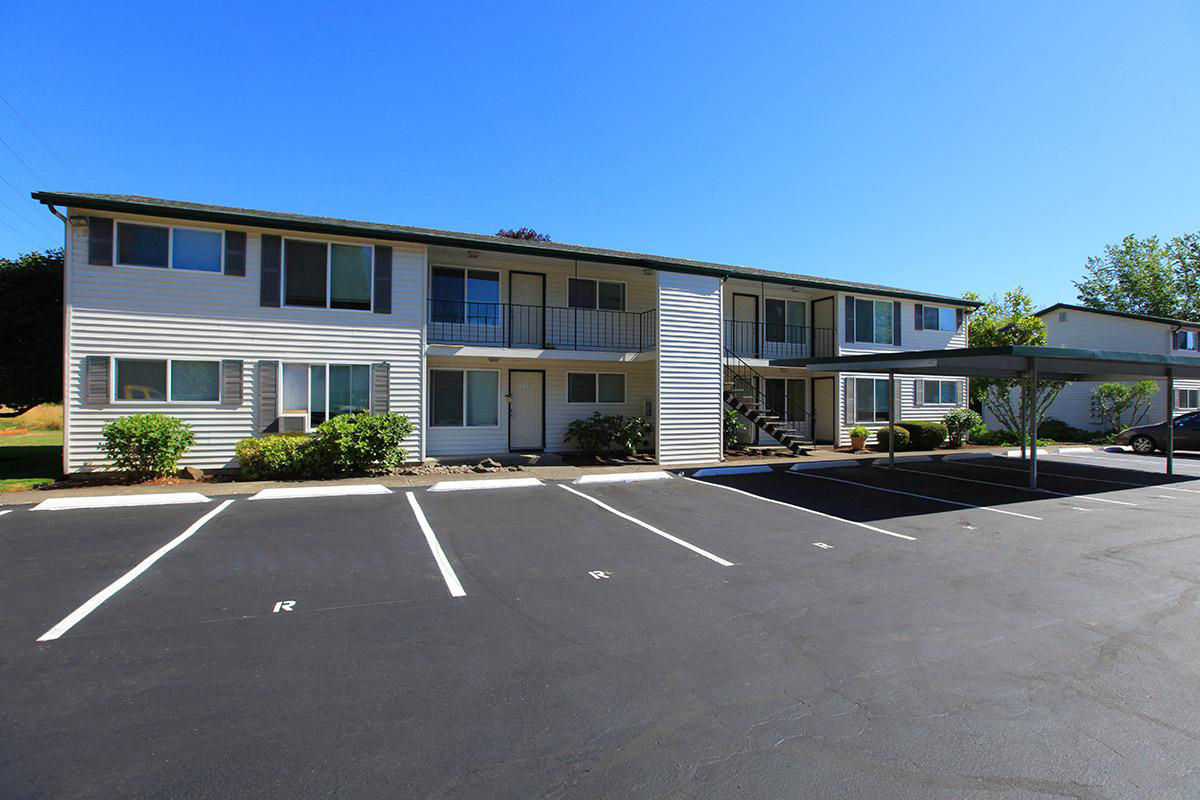Redwood Park Apartments photo 3