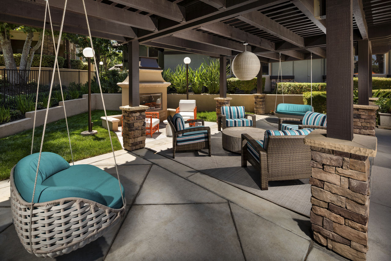 Colonnade Apartments photo 3