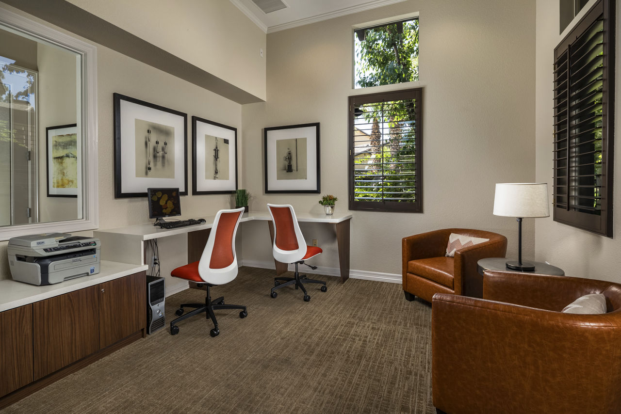Colonnade Apartments photo 4