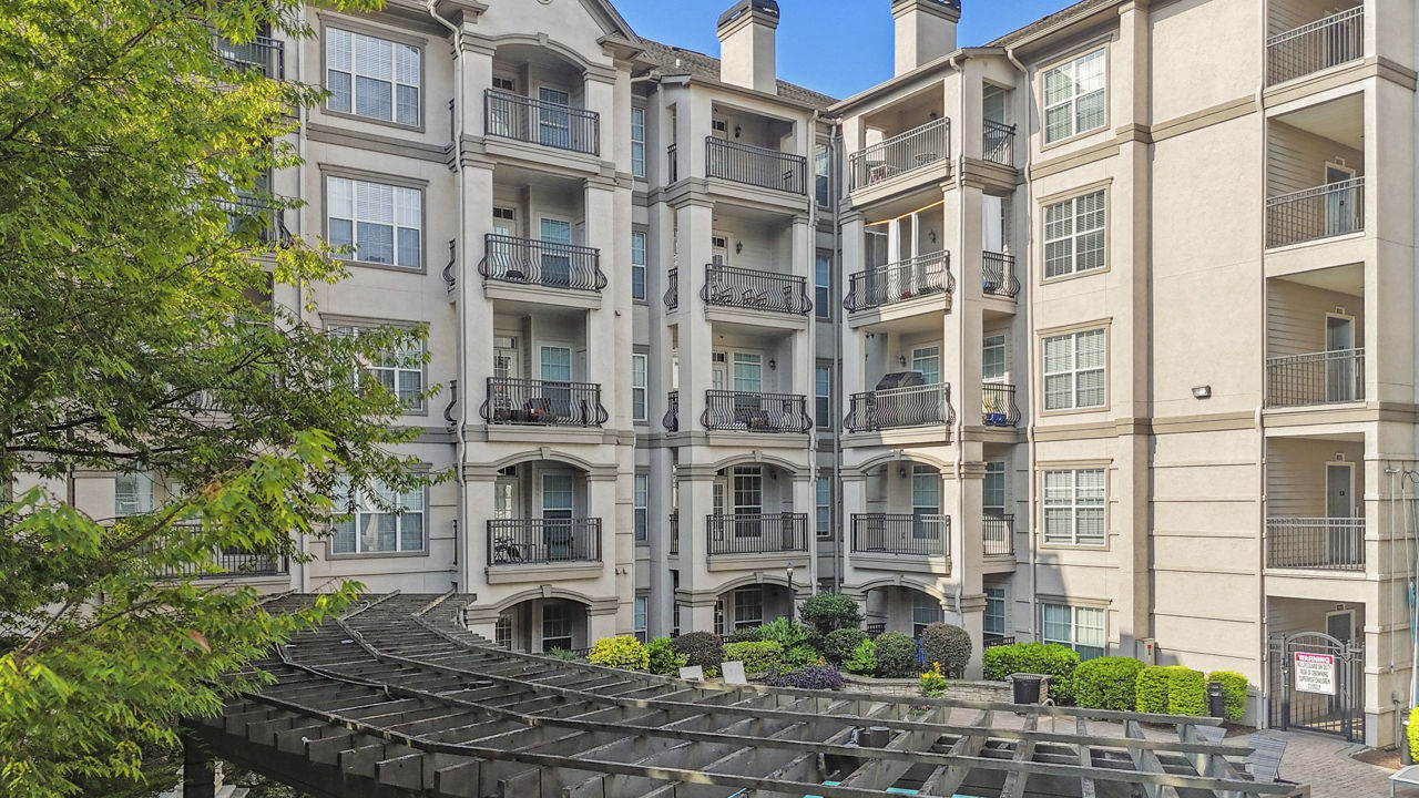 Avana Uptown Apartments photo 3