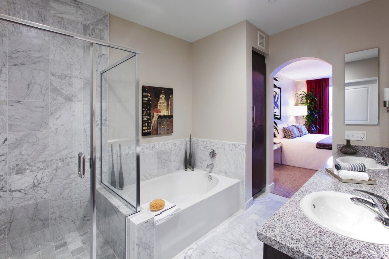Carlyle Apartments photo 2