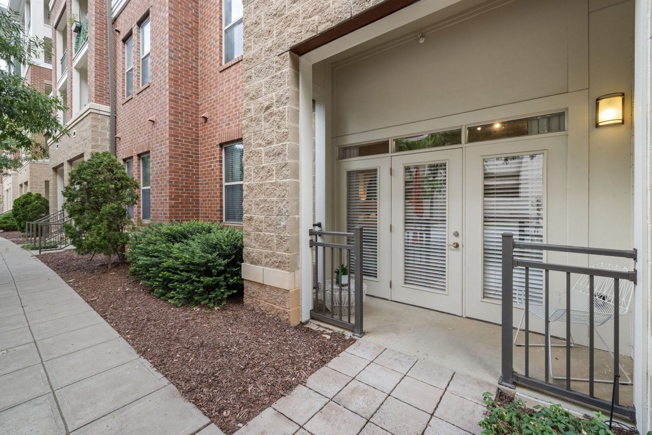Elan City Center Apartments photo 2