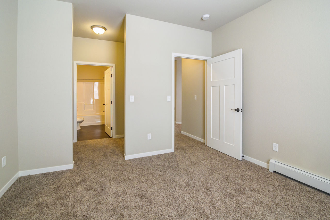 South Ridge Apartments photo 3