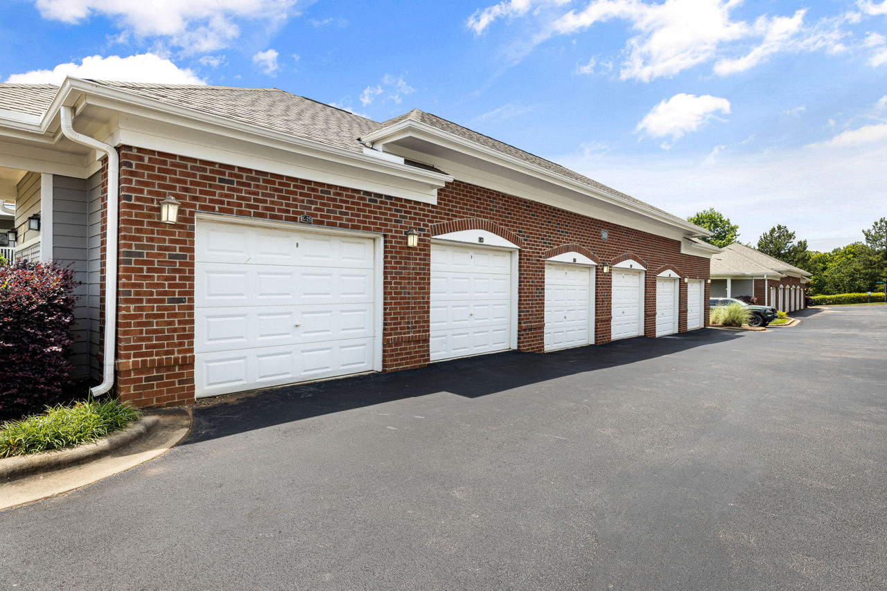 Windsor at Tryon Village Apartments photo 2