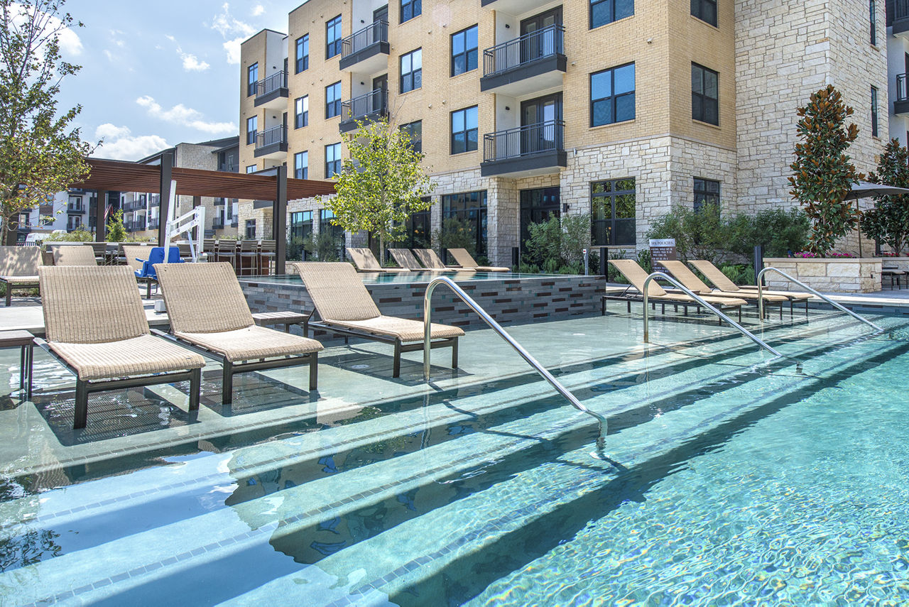 Overture Fairview 55+ Active Adult Apartment Homes photo 2