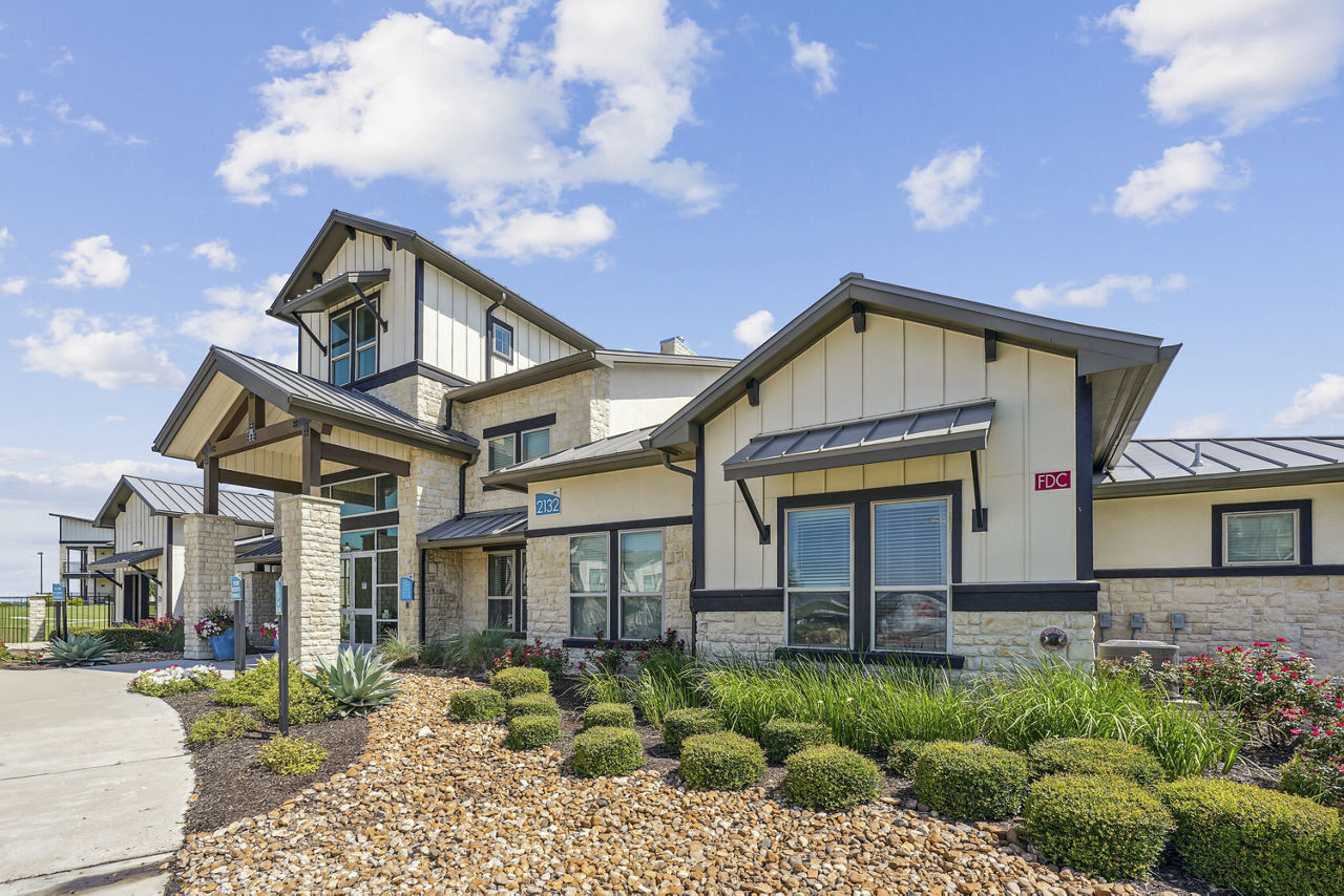 Enclave Falcon Pointe photo 2