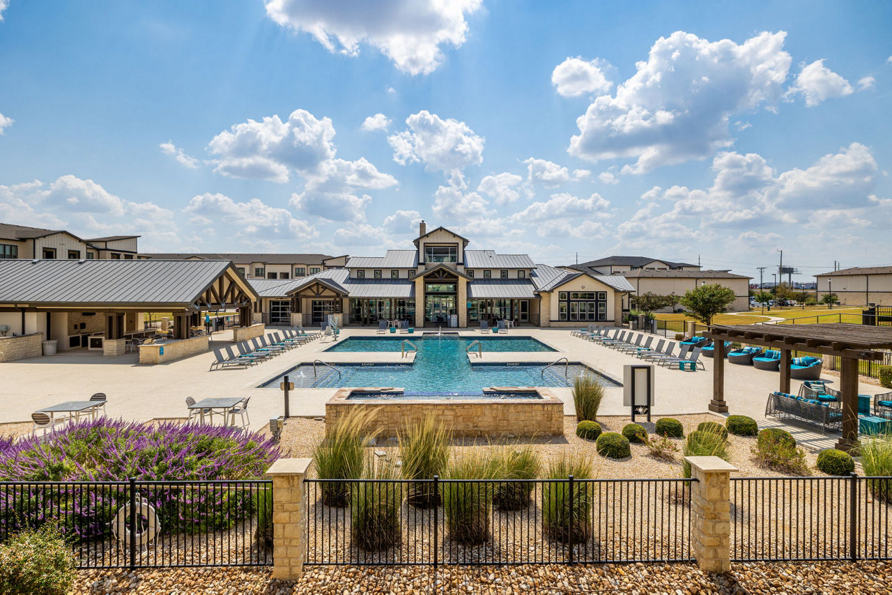 Enclave Falcon Pointe photo 4