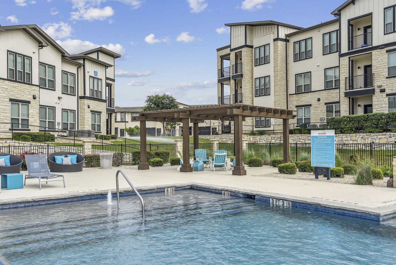 Enclave Falcon Pointe photo 5