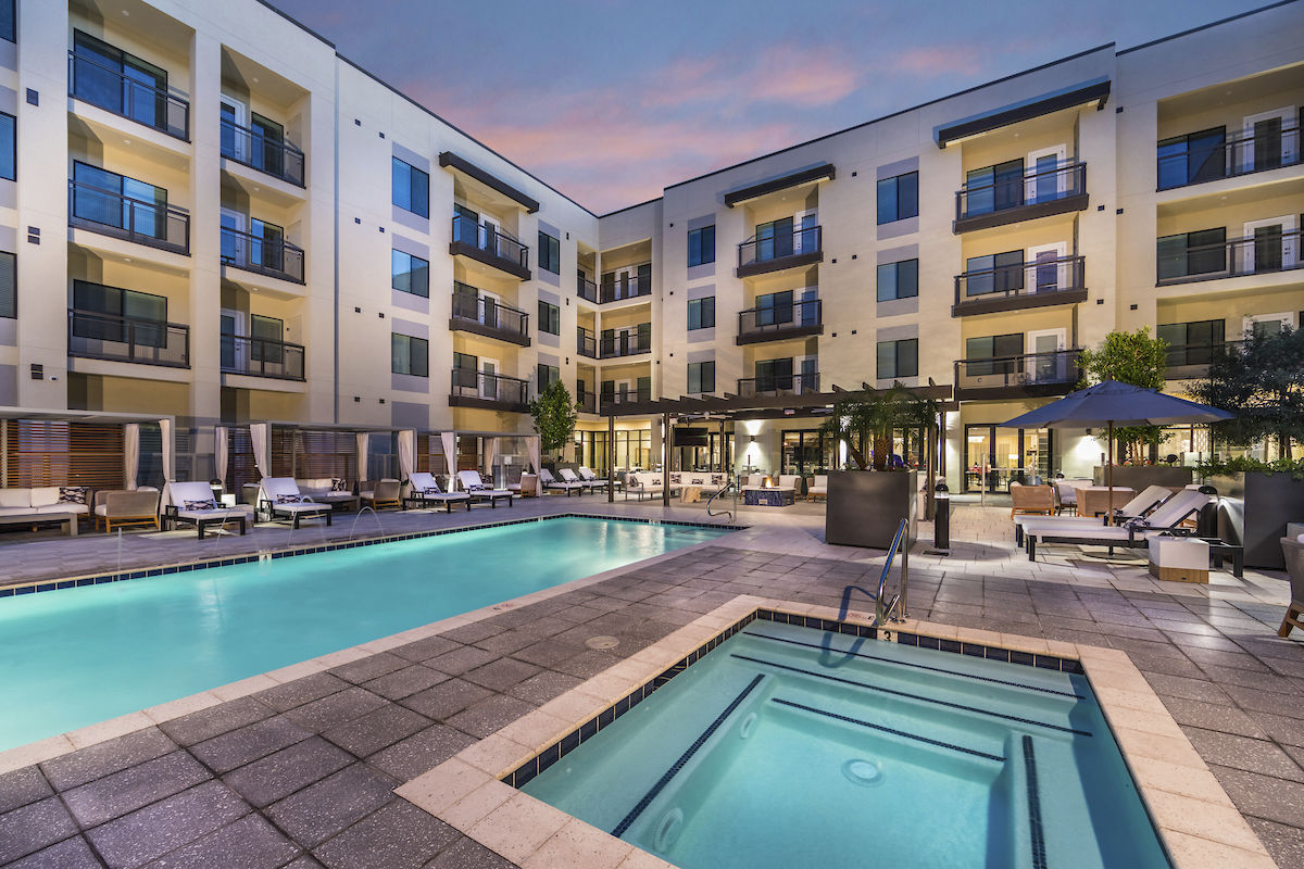 Overture Kierland 55+ Active Adult Apartment Homes photo 3