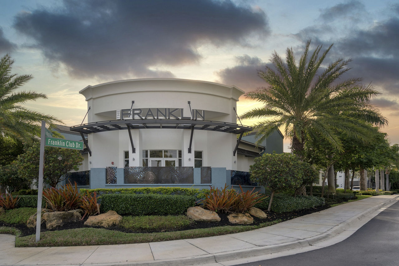 The Franklin Delray Apartments photo 2