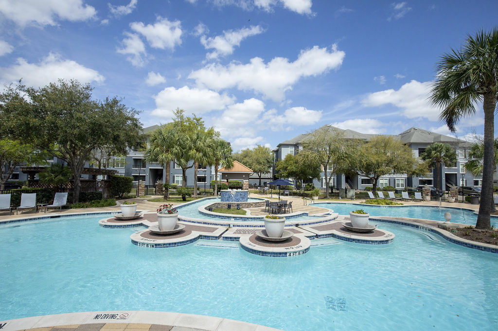 Mandalay at Shadow Lake Apartments photo 3