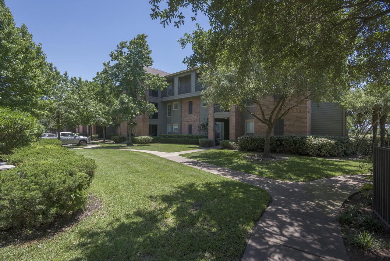 Breakers at Windmill Lakes photo 2