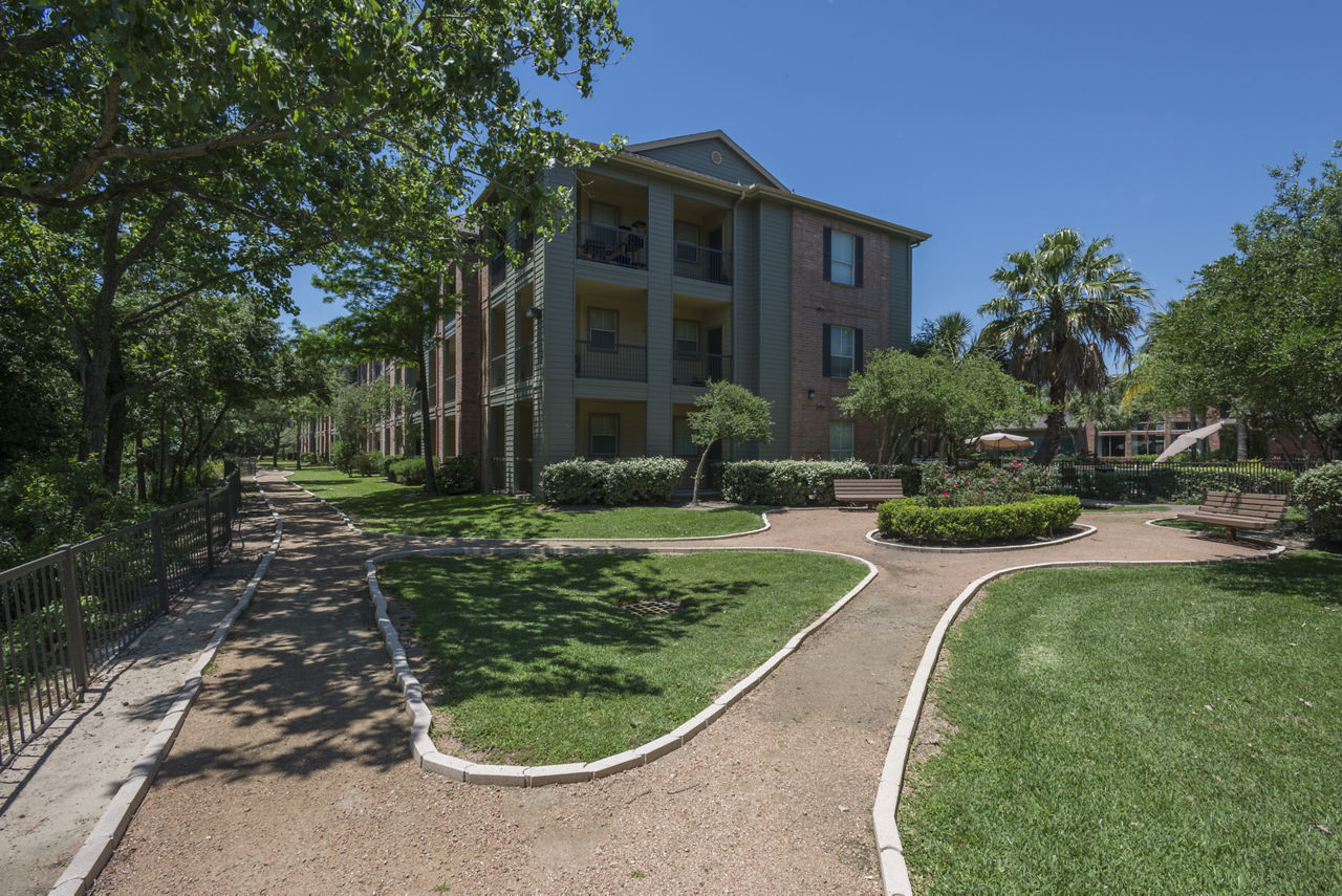 Breakers at Windmill Lakes photo 4
