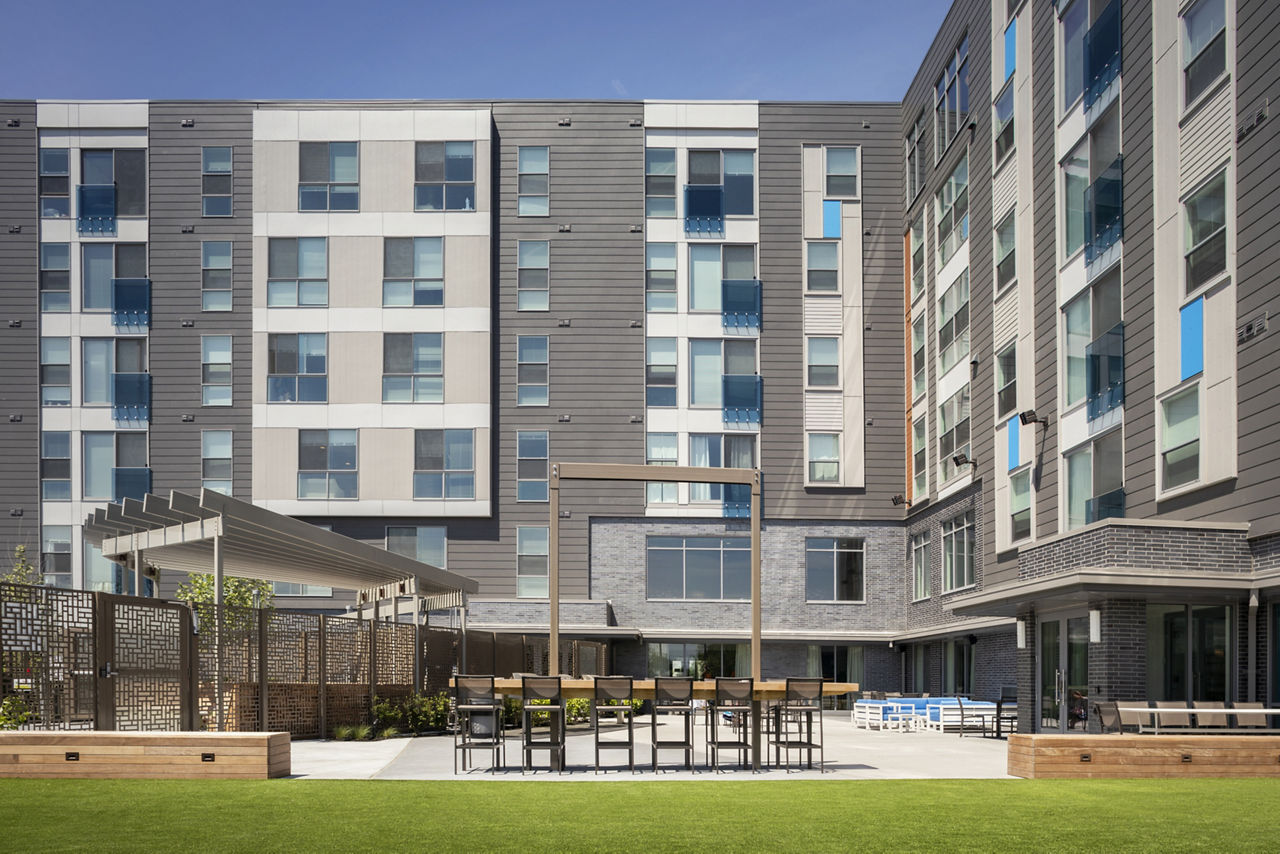 One Beachmont photo 4