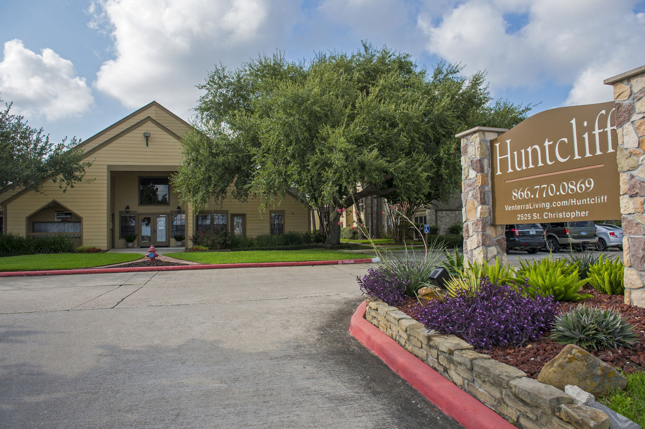 Huntcliff photo 2