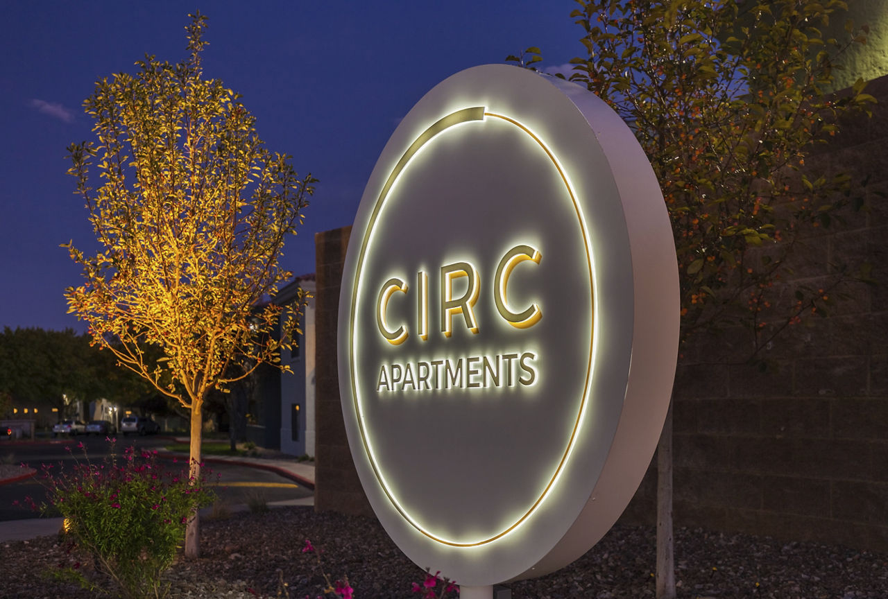 Circ Apartments photo 2