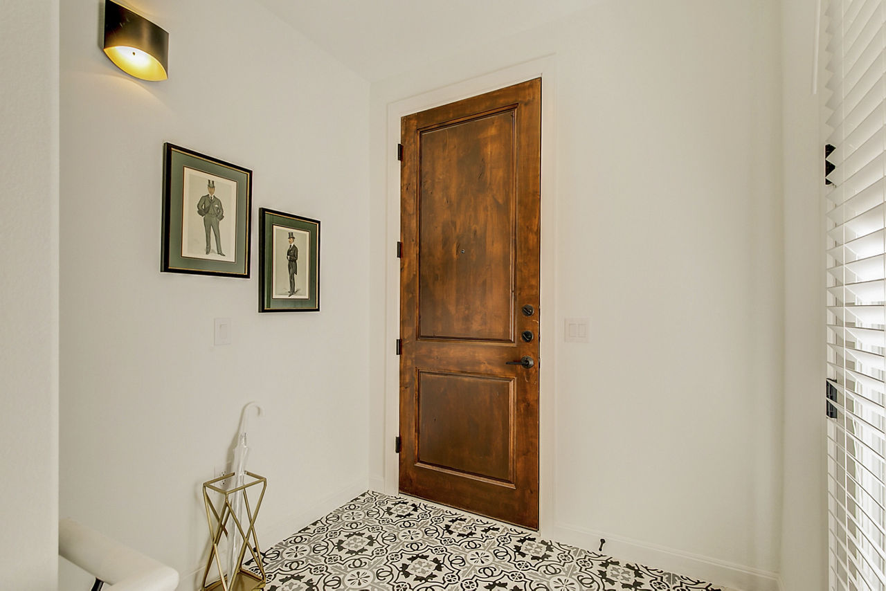 Elan Inwood photo 4