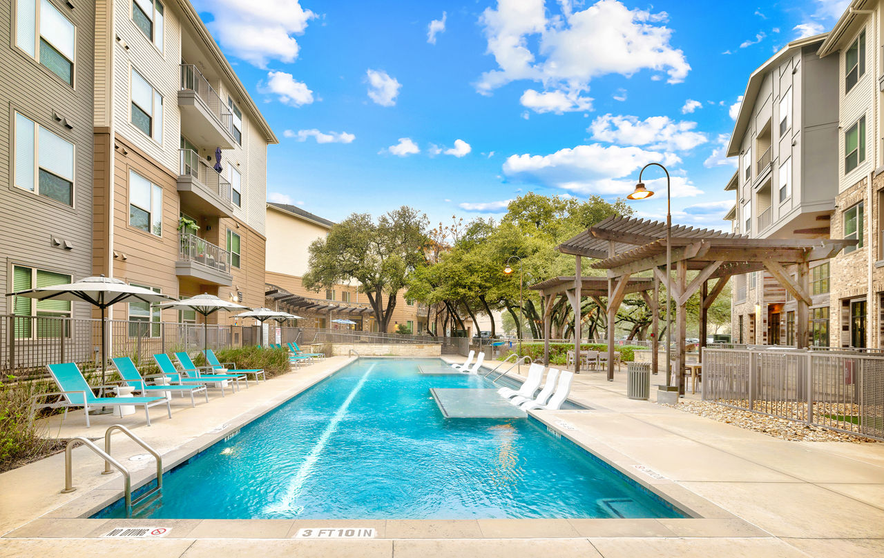 Everleigh Lakeline 60+ Active Adult Apartment Homes photo 5
